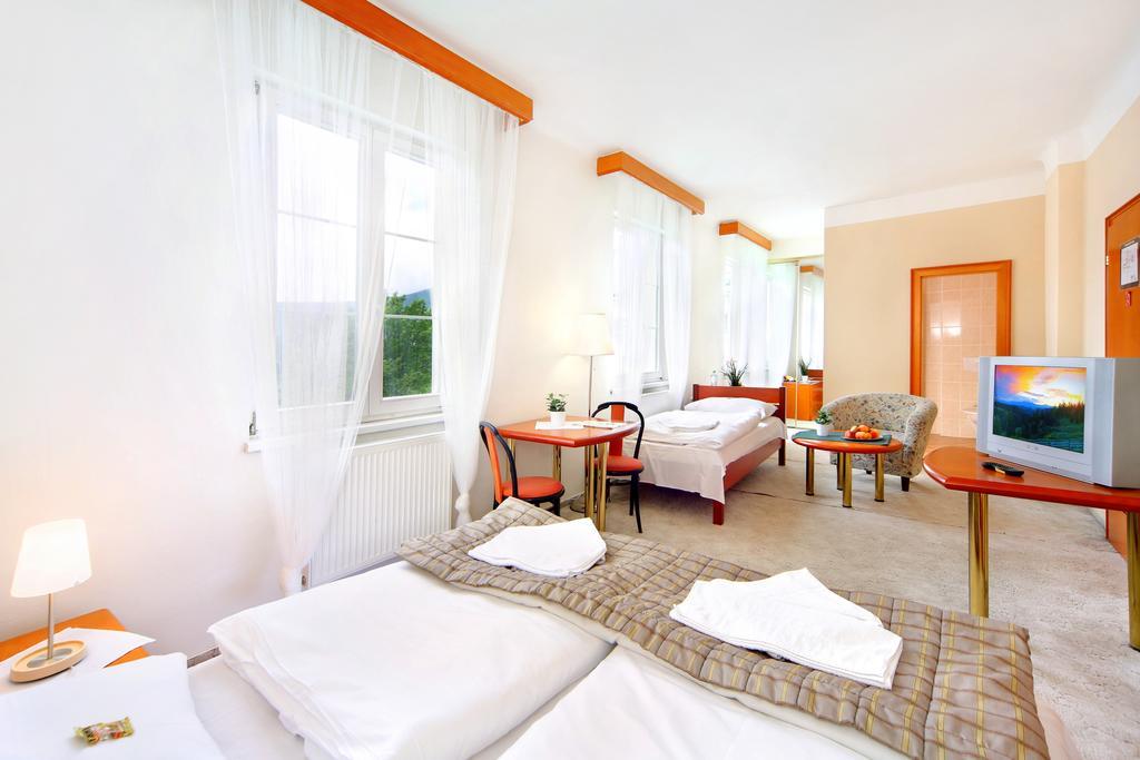 Palace Club Spindleruv Mlyn Ruang foto