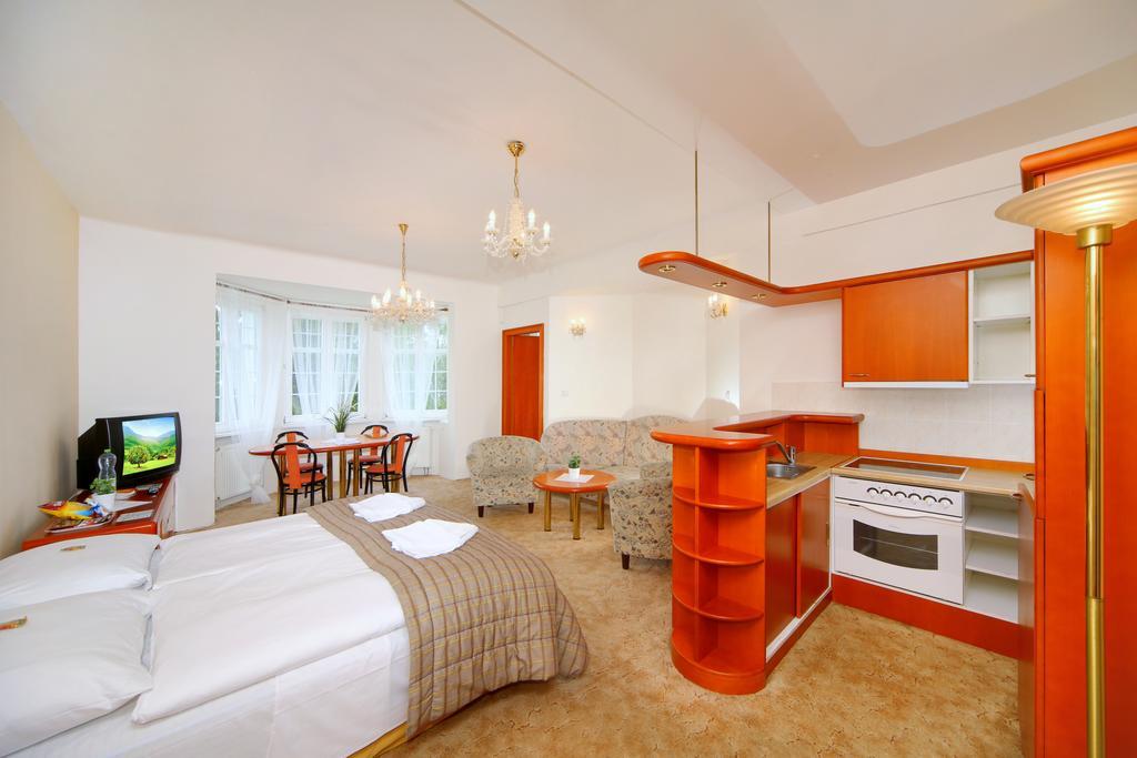 Palace Club Spindleruv Mlyn Ruang foto