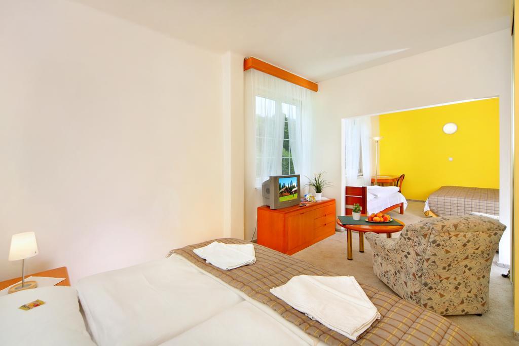 Palace Club Spindleruv Mlyn Ruang foto