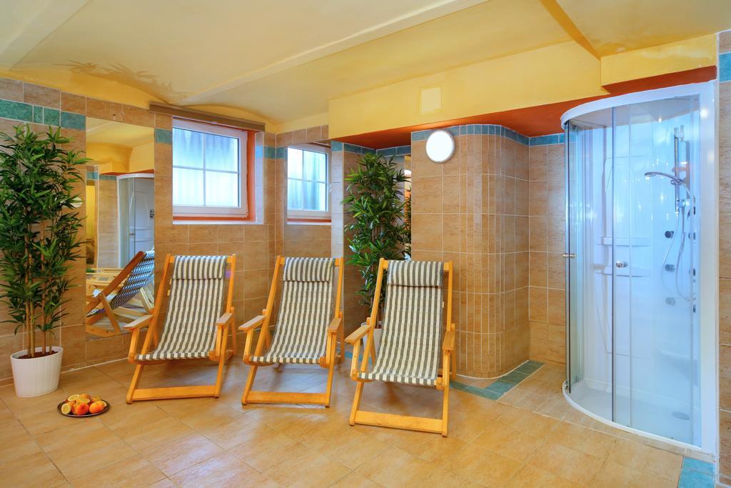Palace Club Spindleruv Mlyn Bagian luar foto