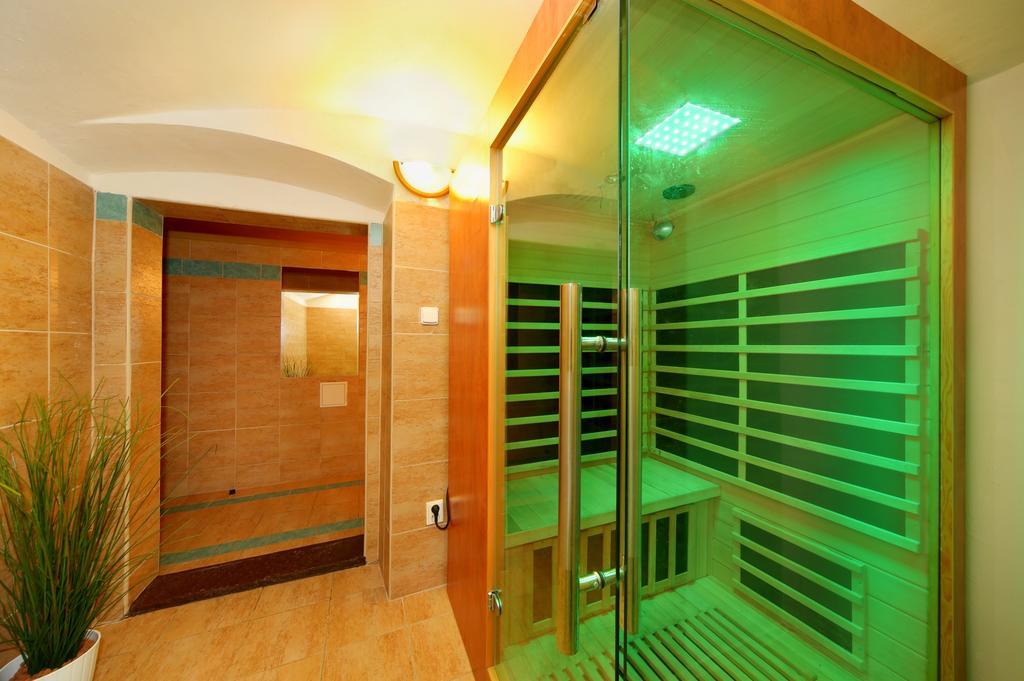 Palace Club Spindleruv Mlyn Bagian luar foto