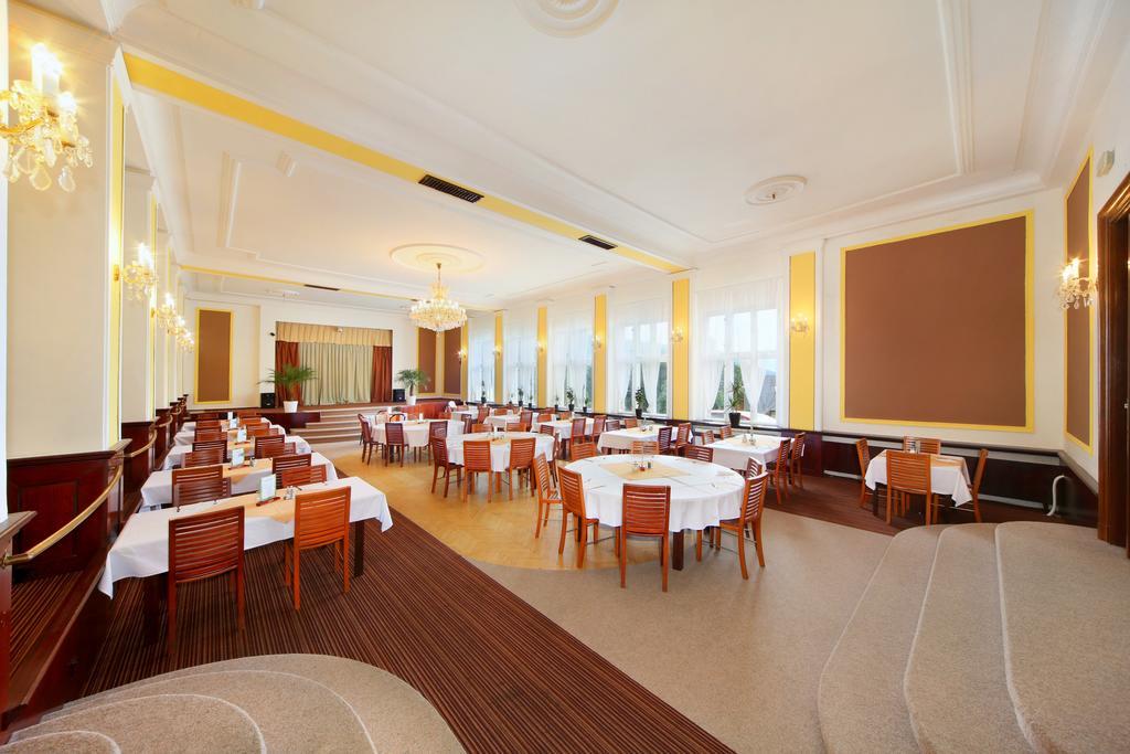 Palace Club Spindleruv Mlyn Bagian luar foto
